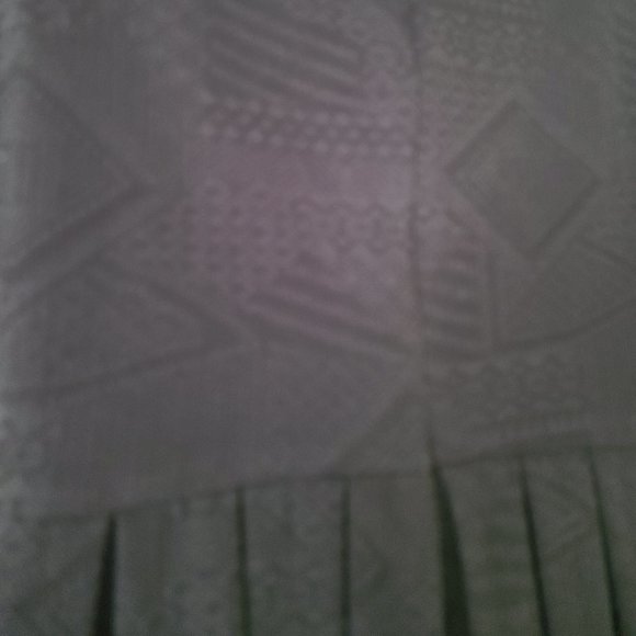 Pleated black structured dress - Picture 6 of 8